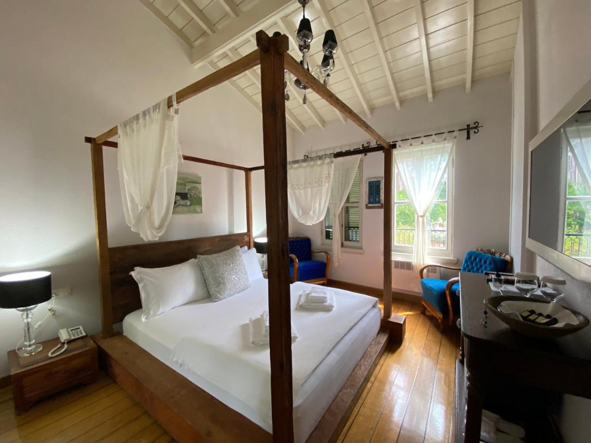 Nisi Hotel (Adults Only) ไอวาลิค ภายนอก รูปภาพ