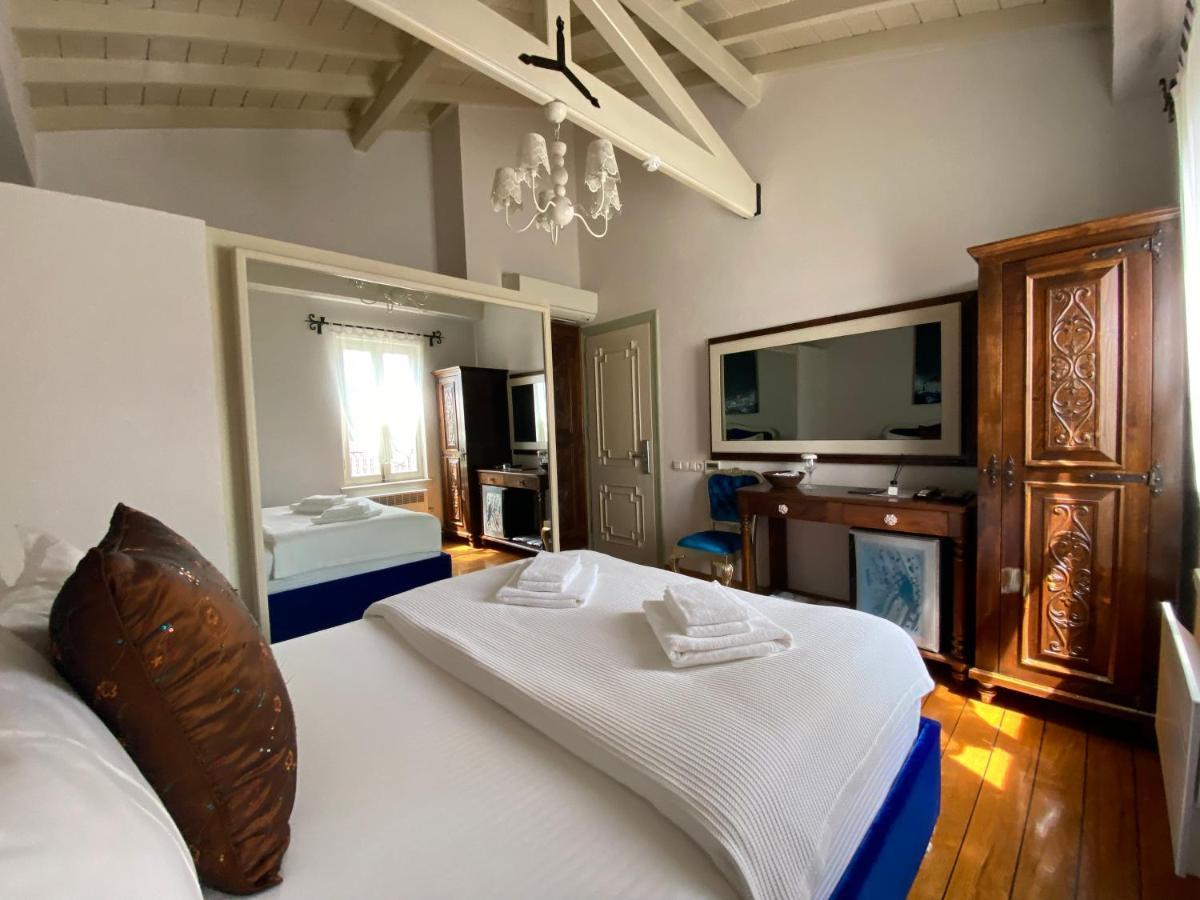 Nisi Hotel (Adults Only) ไอวาลิค ภายนอก รูปภาพ