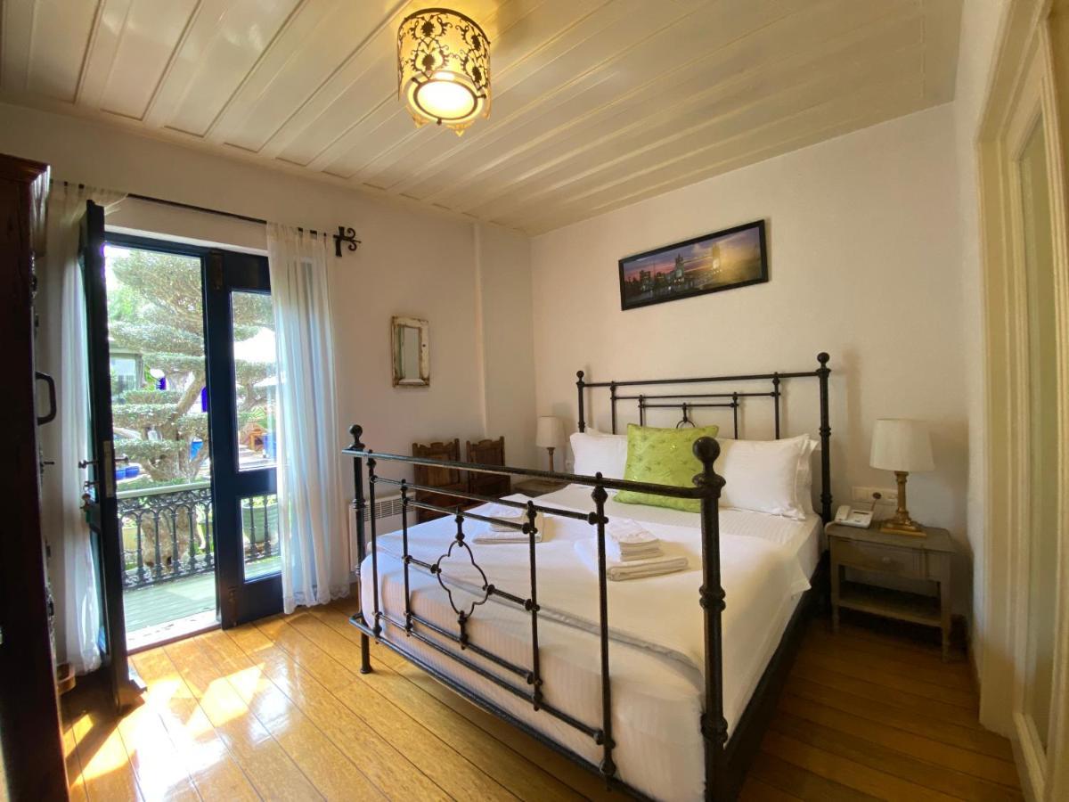 Nisi Hotel (Adults Only) ไอวาลิค ภายนอก รูปภาพ