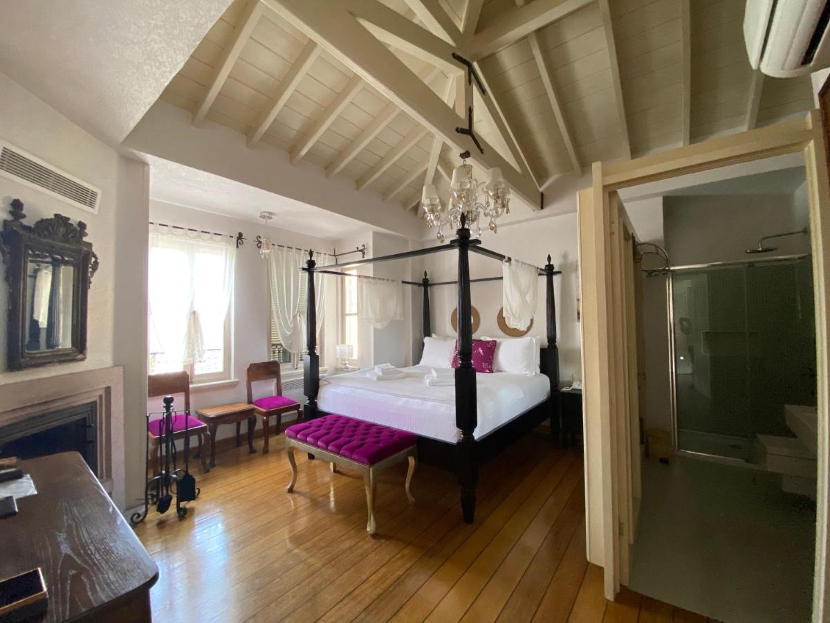 Nisi Hotel (Adults Only) ไอวาลิค ภายนอก รูปภาพ