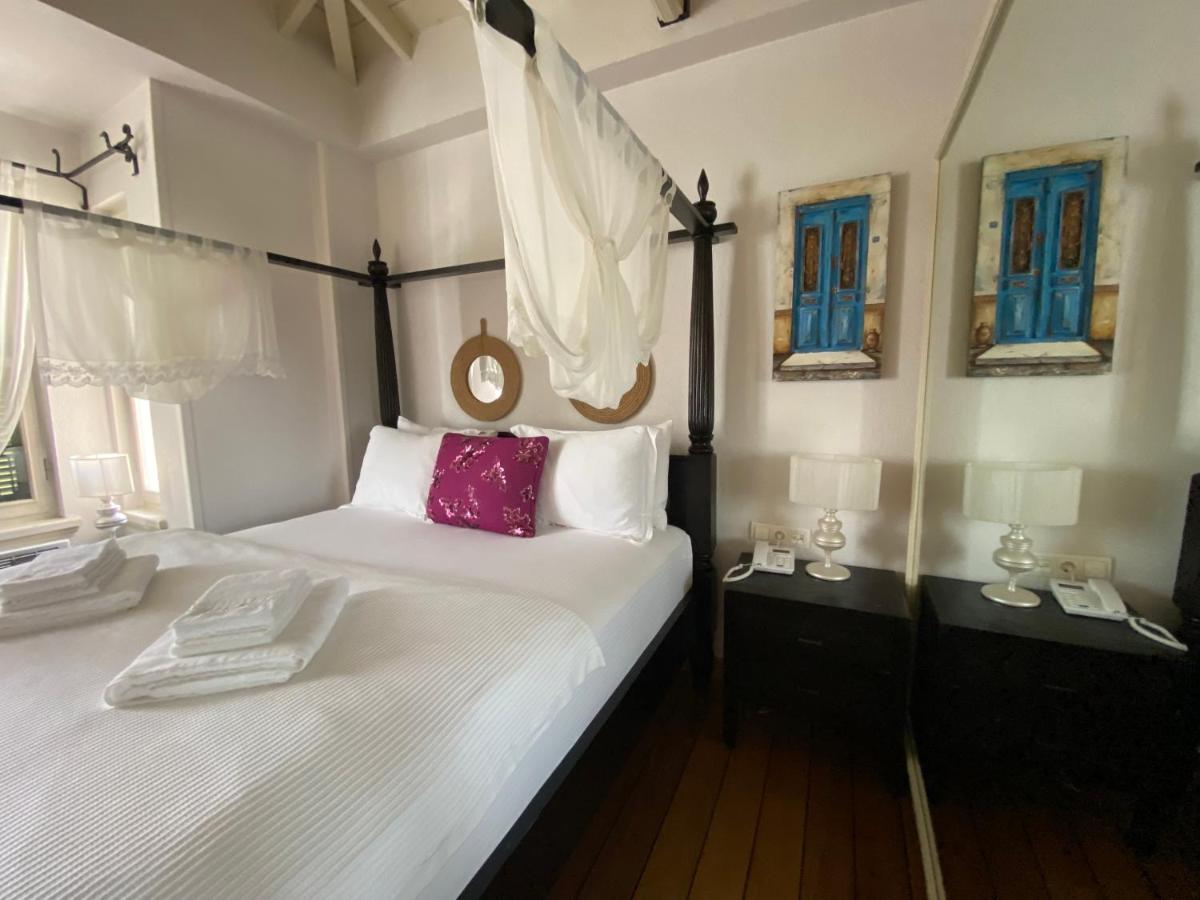 Nisi Hotel (Adults Only) ไอวาลิค ภายนอก รูปภาพ
