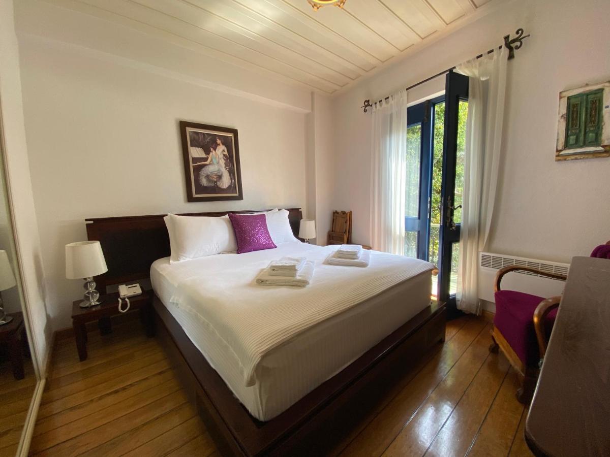 Nisi Hotel (Adults Only) ไอวาลิค ภายนอก รูปภาพ