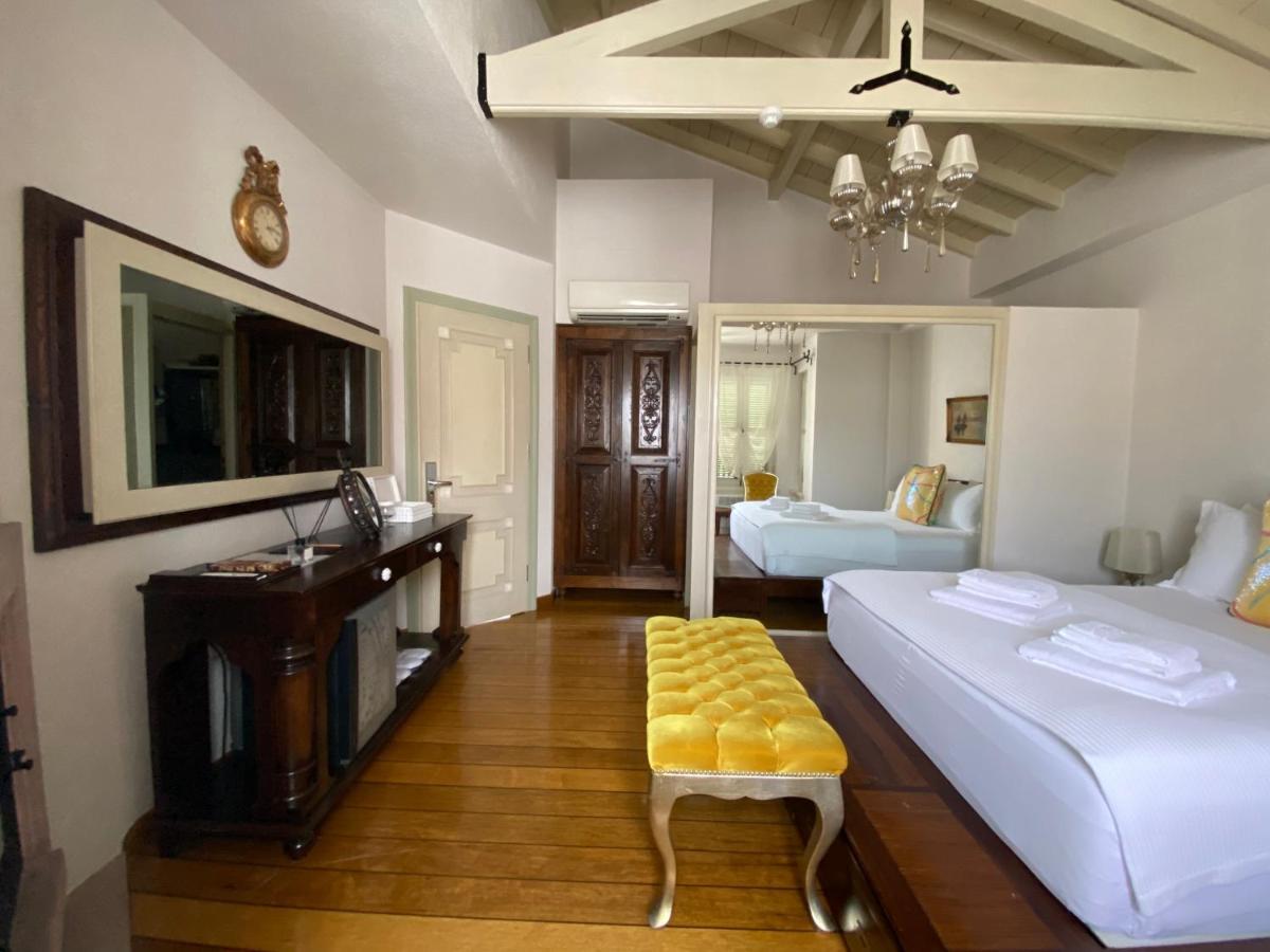 Nisi Hotel (Adults Only) ไอวาลิค ภายนอก รูปภาพ