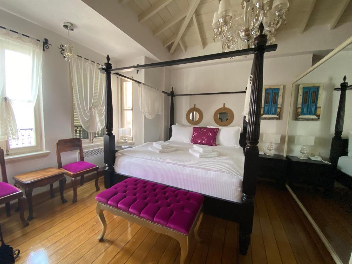 Nisi Hotel (Adults Only) ไอวาลิค ภายนอก รูปภาพ