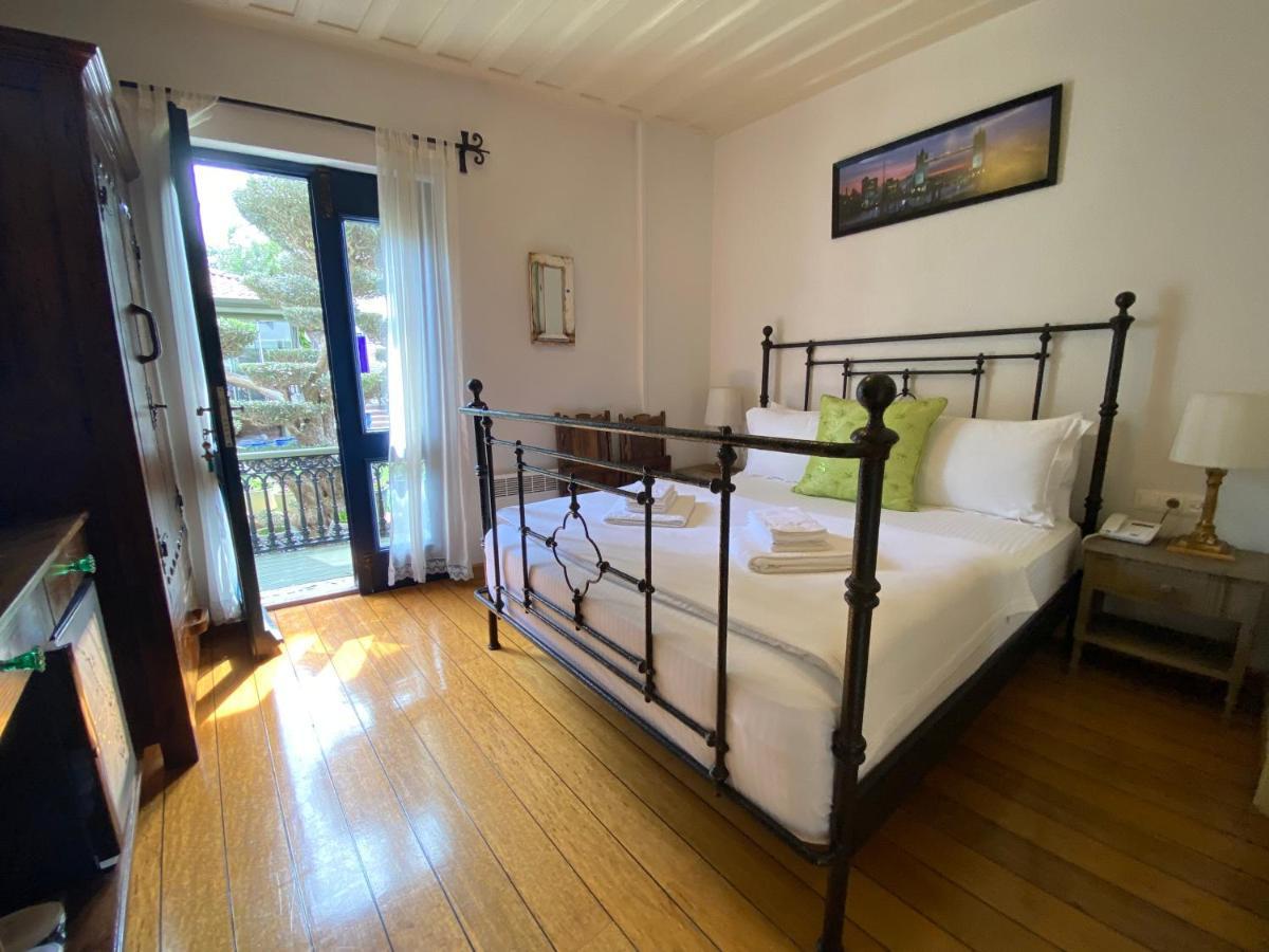 Nisi Hotel (Adults Only) ไอวาลิค ภายนอก รูปภาพ