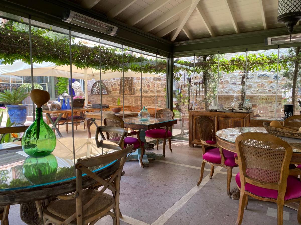 Nisi Hotel (Adults Only) ไอวาลิค ภายนอก รูปภาพ