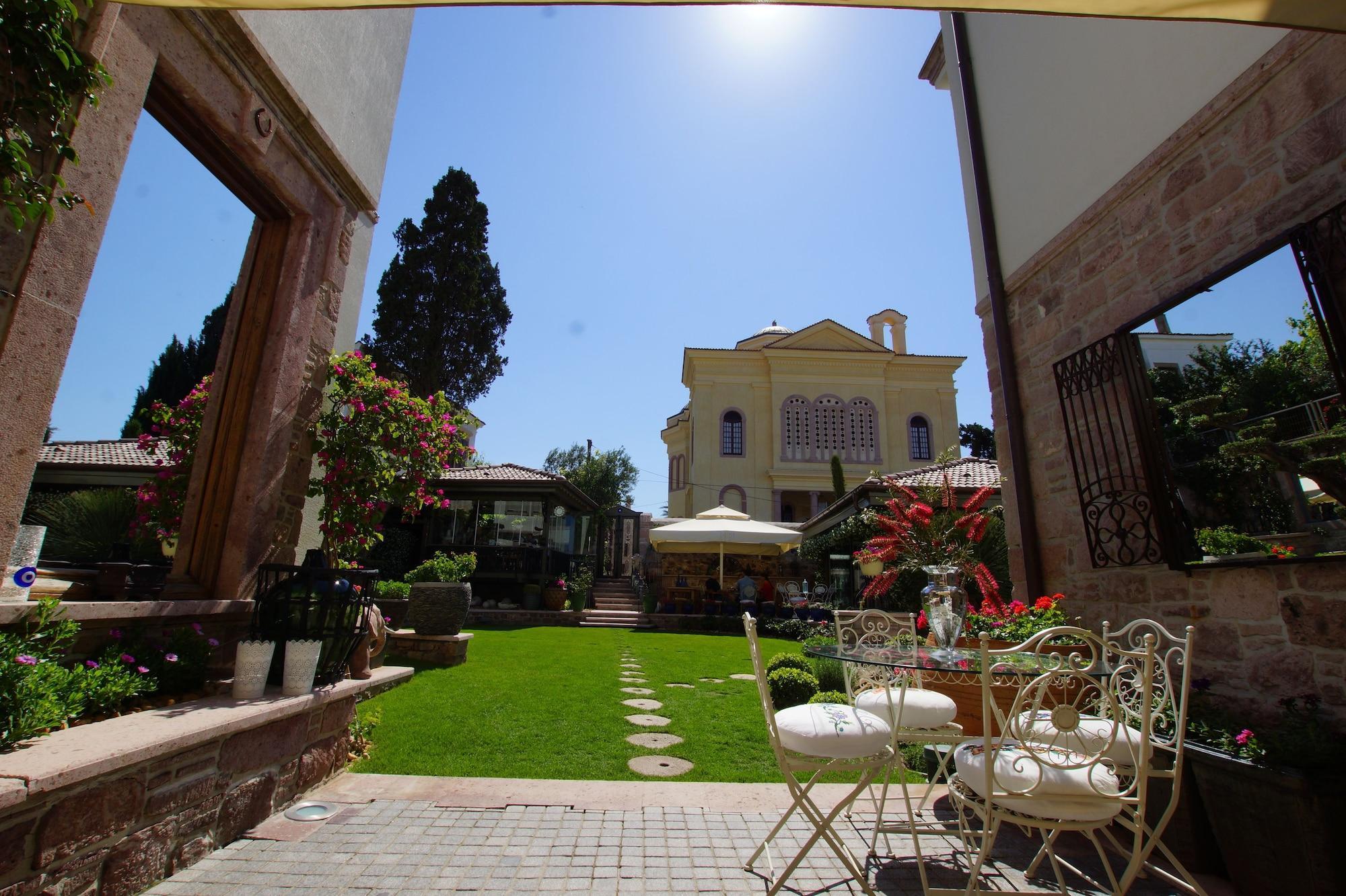 Nisi Hotel (Adults Only) ไอวาลิค ภายนอก รูปภาพ
