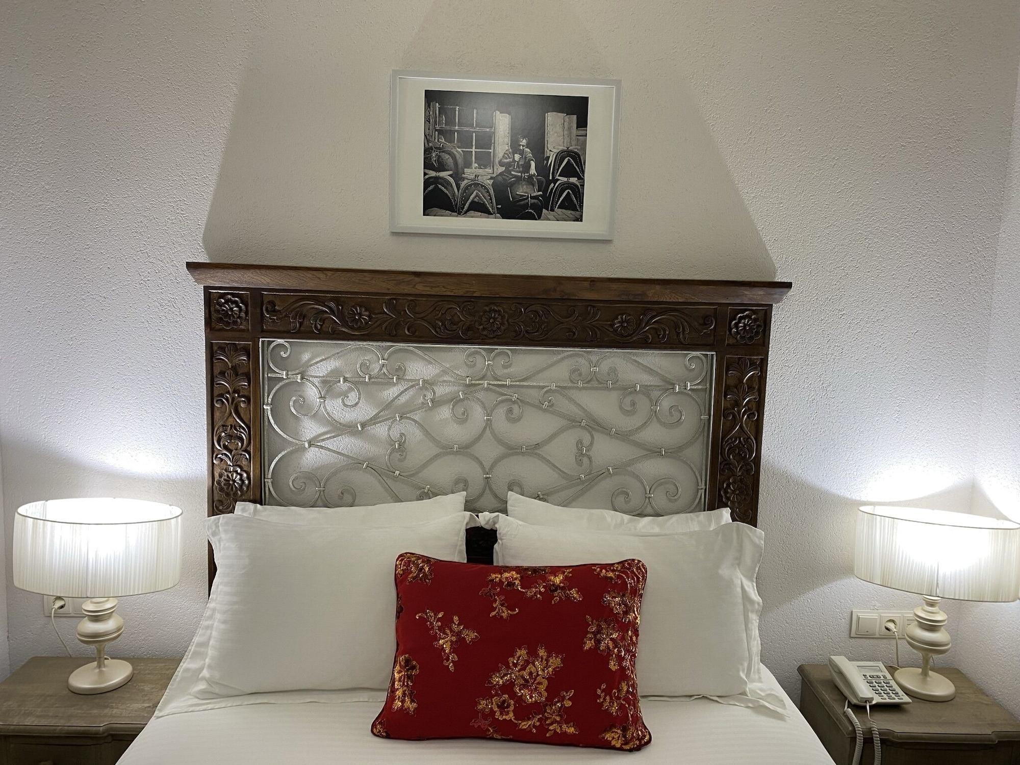 Nisi Hotel (Adults Only) ไอวาลิค ภายนอก รูปภาพ