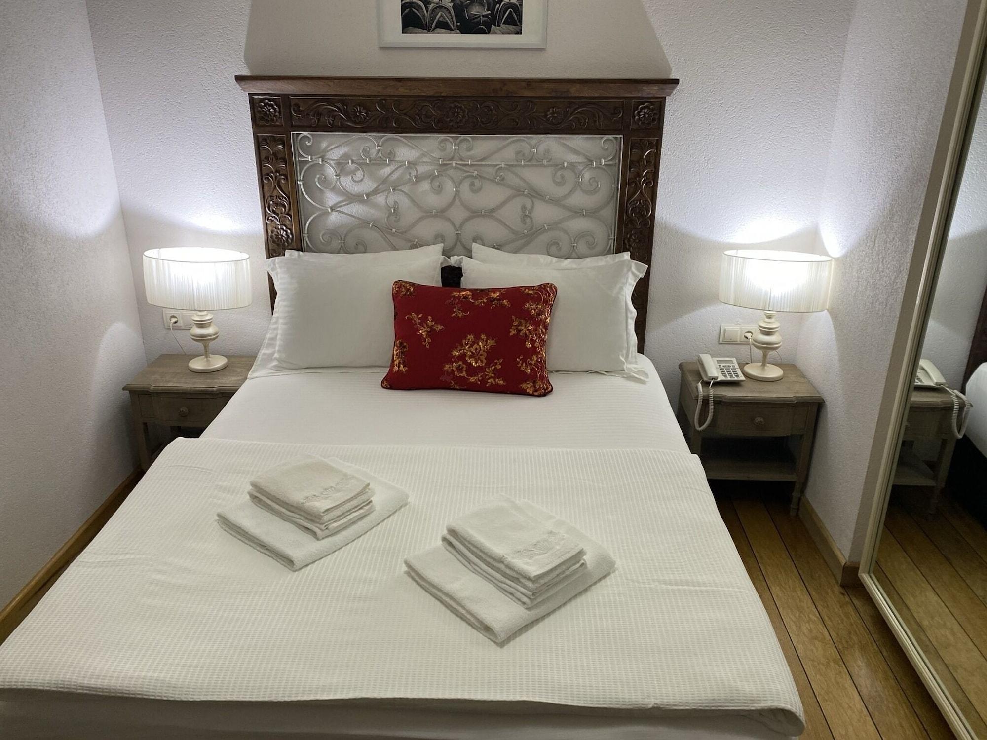 Nisi Hotel (Adults Only) ไอวาลิค ภายนอก รูปภาพ